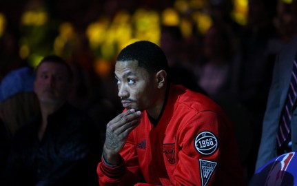 ct-derrick-rose-bulls-victory-grizzlies-report-spt-1217-20151216